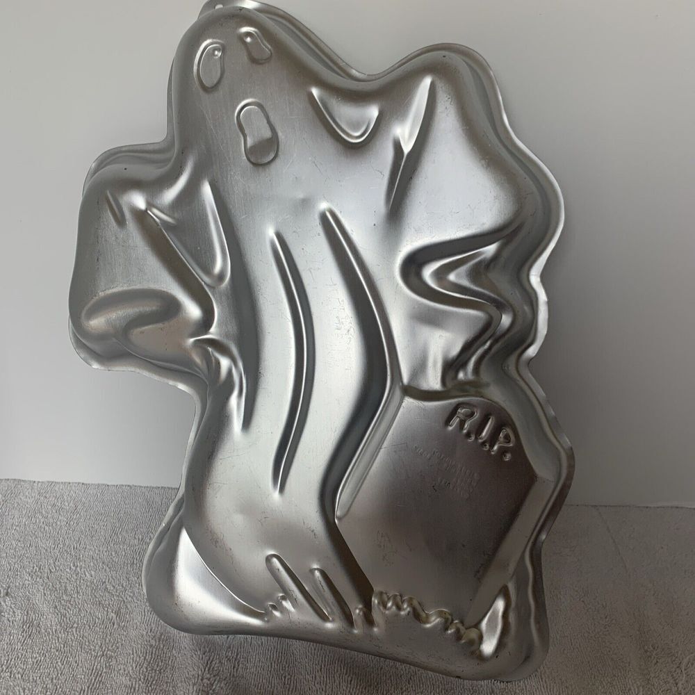 Wilton Scary Ghost Halloween Goblin Cake Pan (502-2499, 1982)
